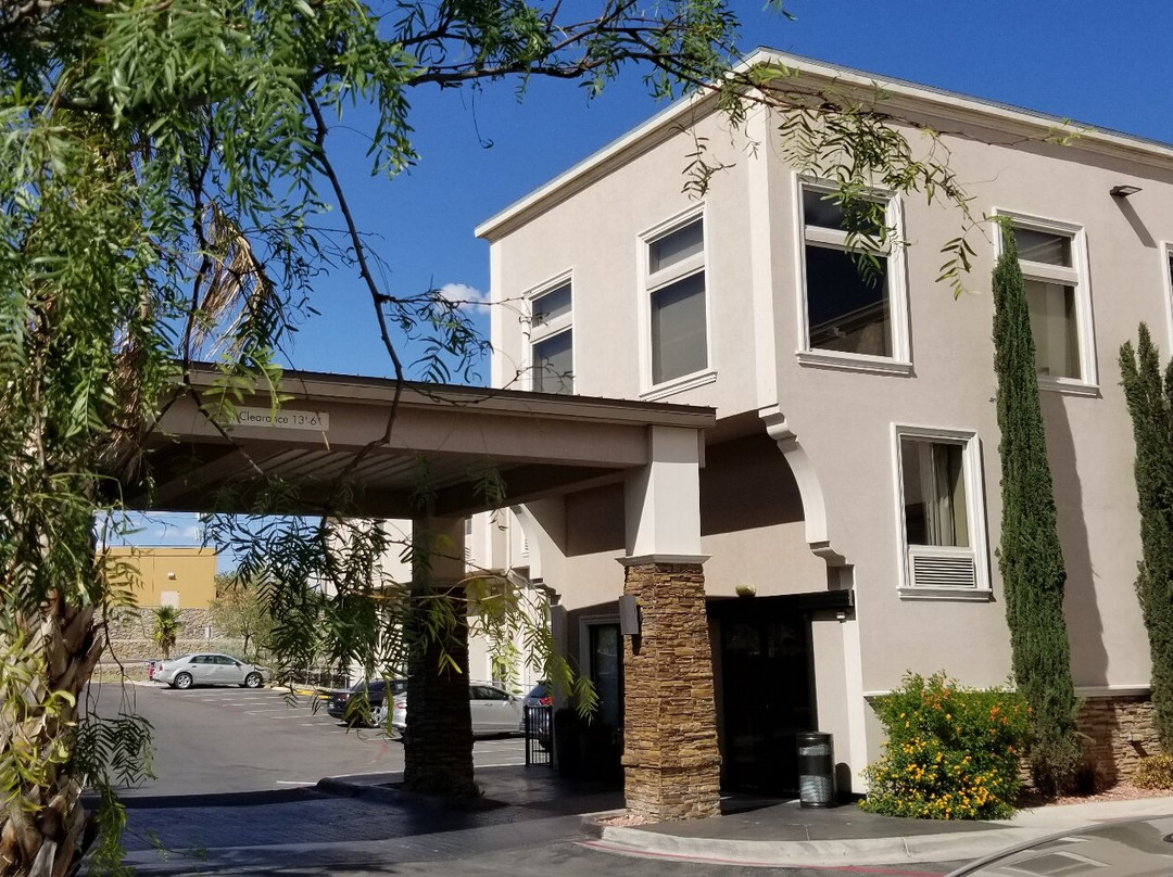 Comfort Inn & Suites I-10 Airport主图