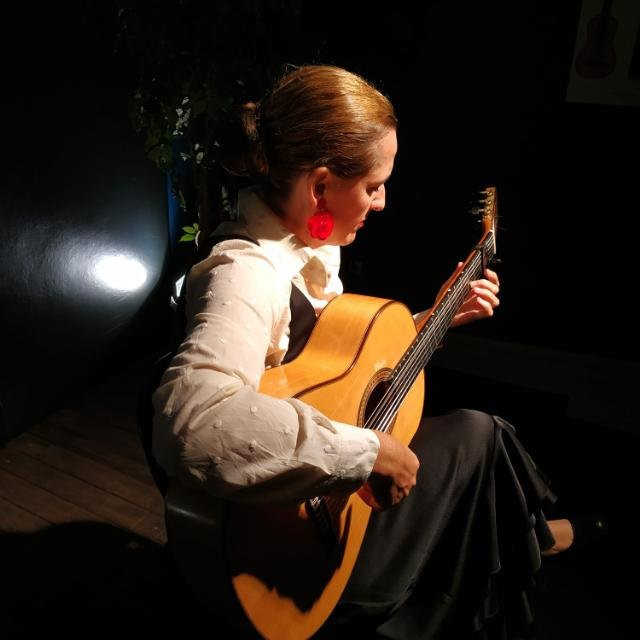 西莉亚莫拉莱斯传统吉他佛拉明哥表演景点图片