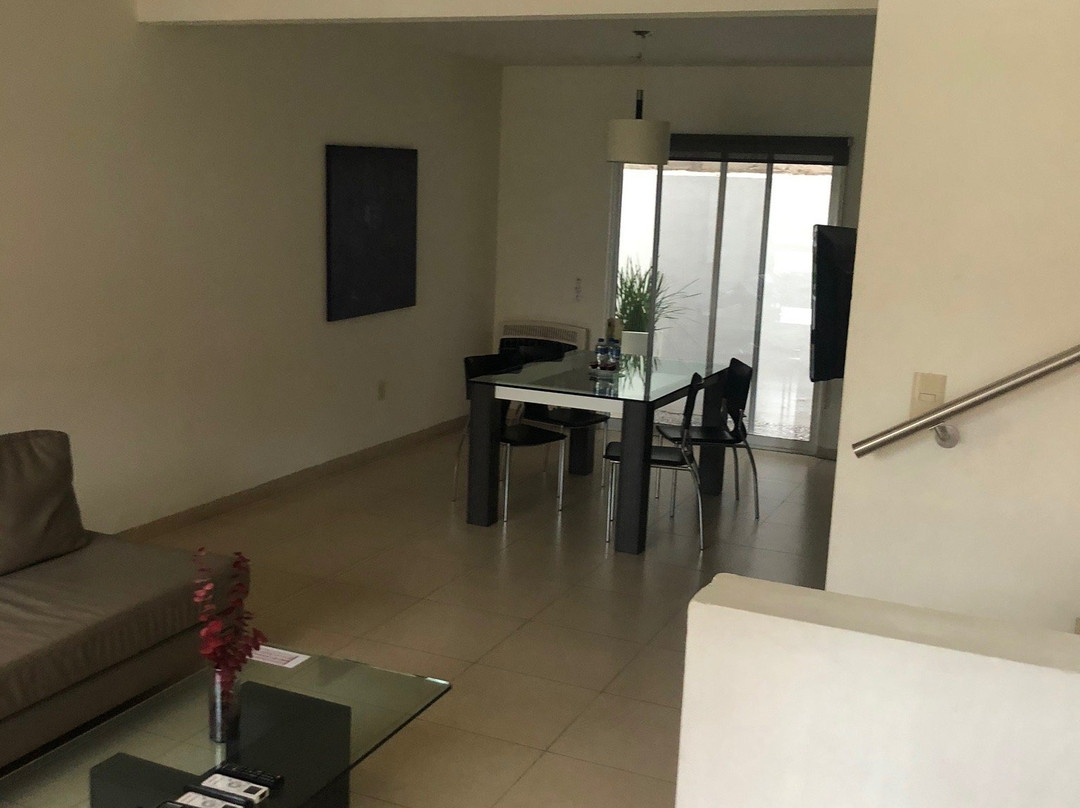 Redwood Villas主图