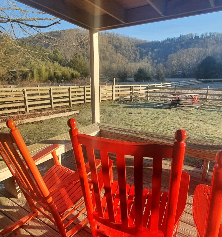 The Mast Farm Inn主图