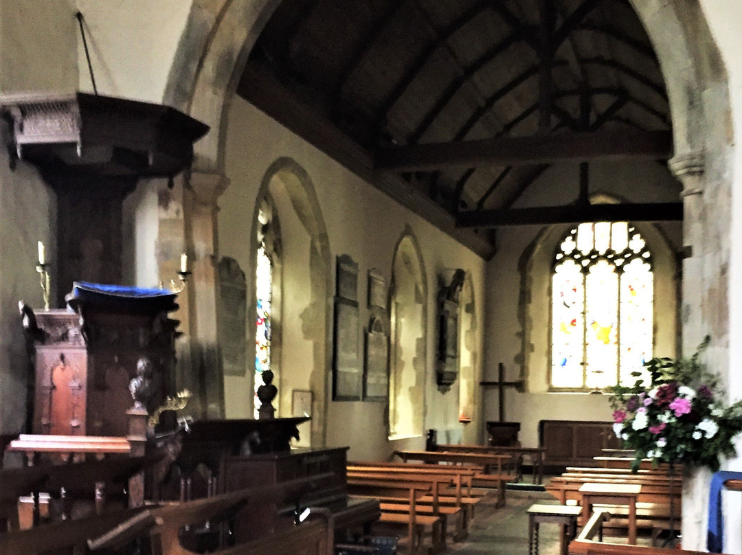 St Mary the Virgin Churchyard景点图片