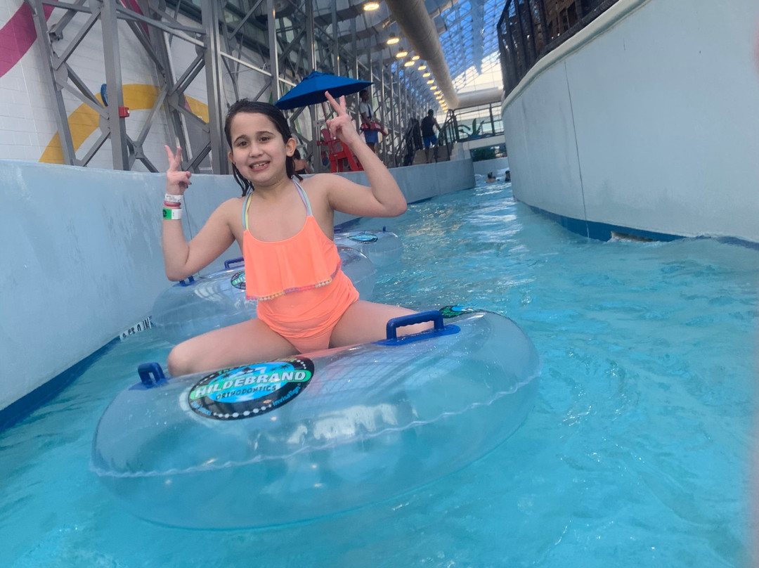 Epic Waters Indoor Waterpark-大草原城必去景点