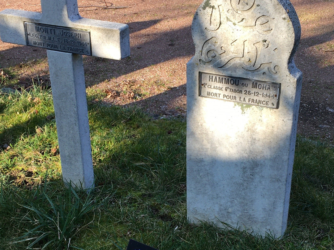 Cimetière Militaire Mémorial 1ère Armée景点图片