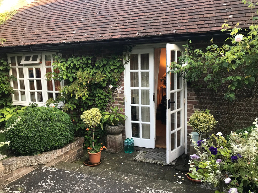 The Garden Cottage主图