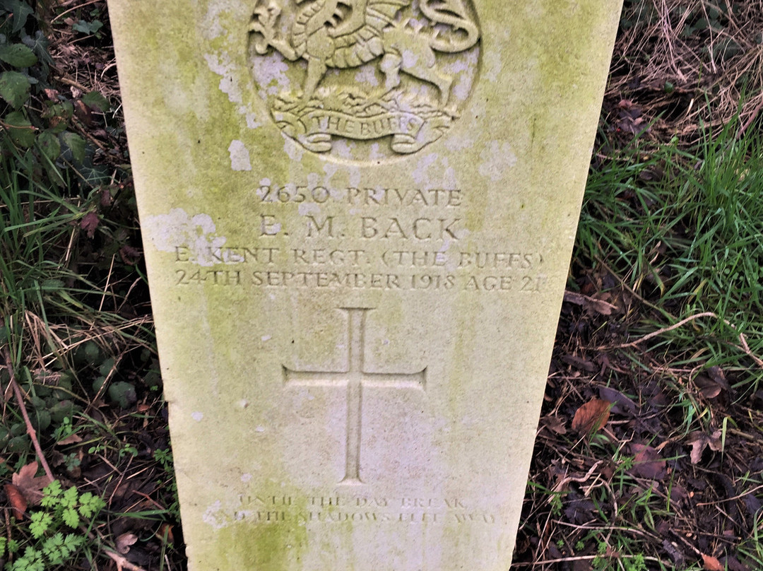Woodchurch War Memorial景点图片