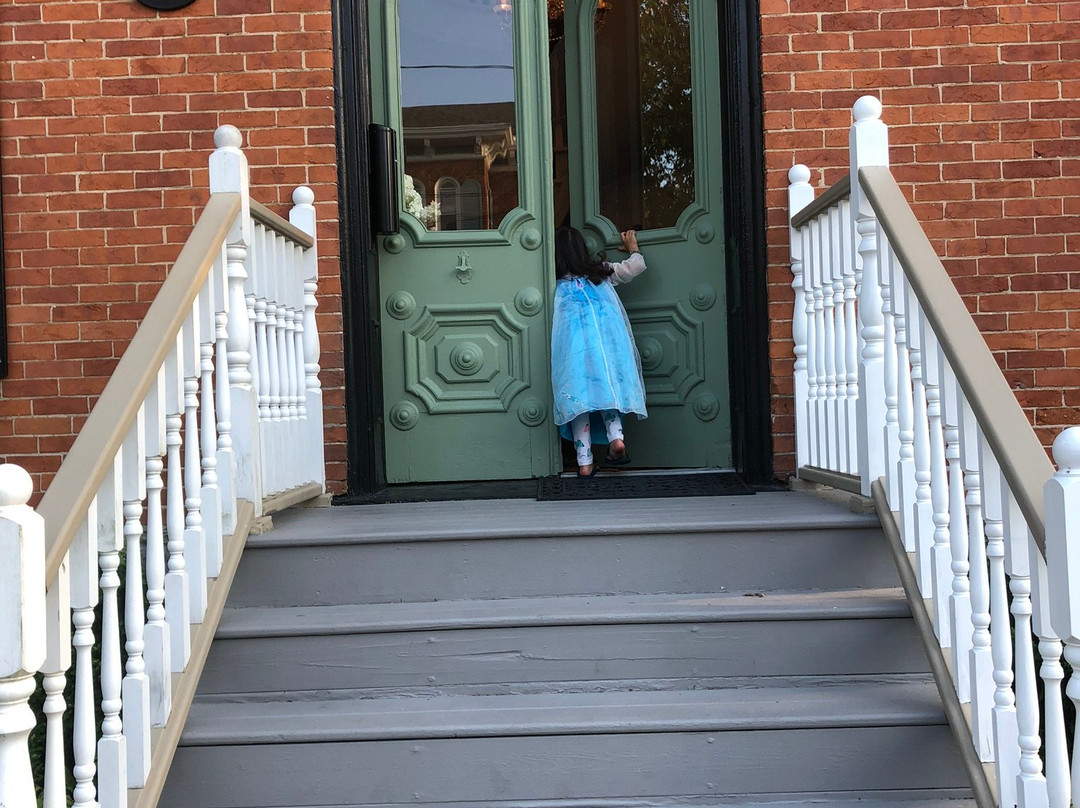 The Beehive Suite主图