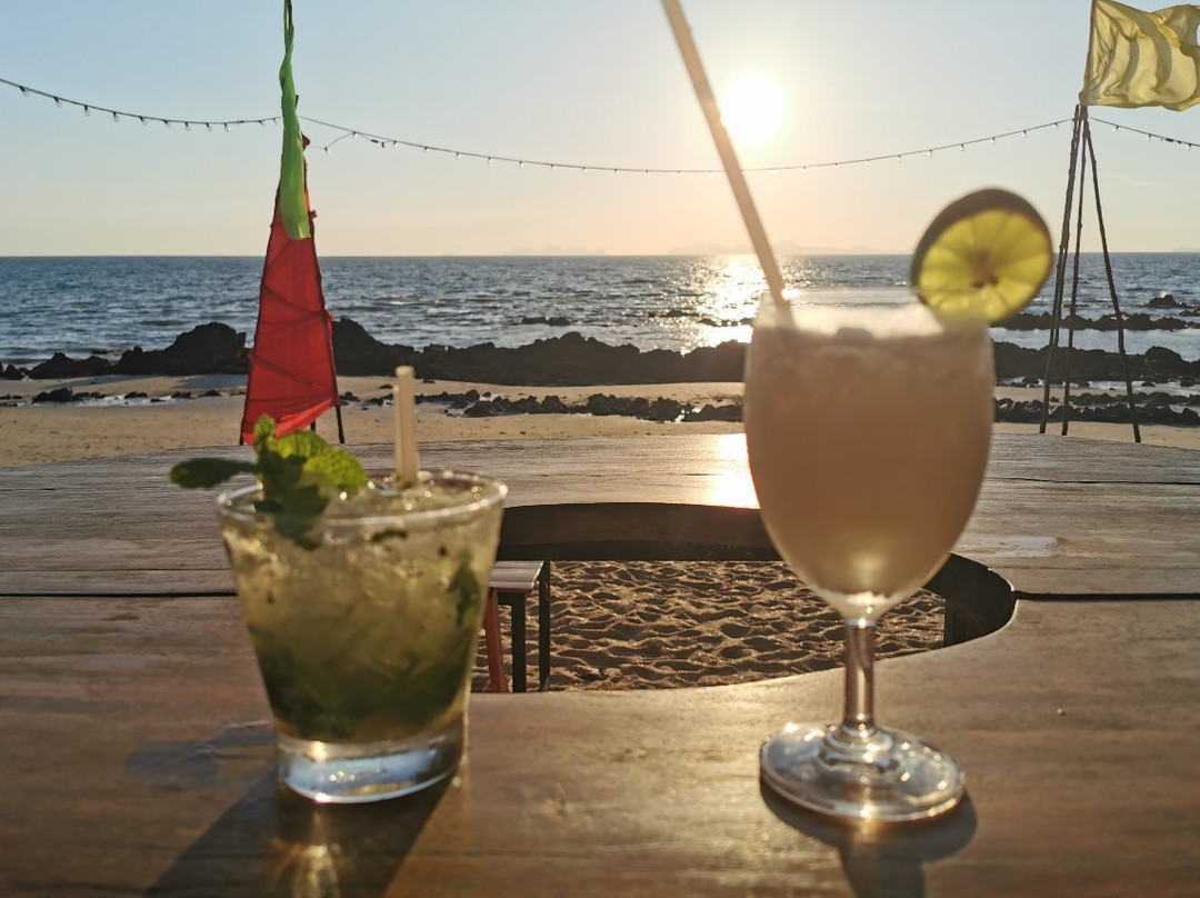 FU BAR - Koh jum-裕姆岛必去景点