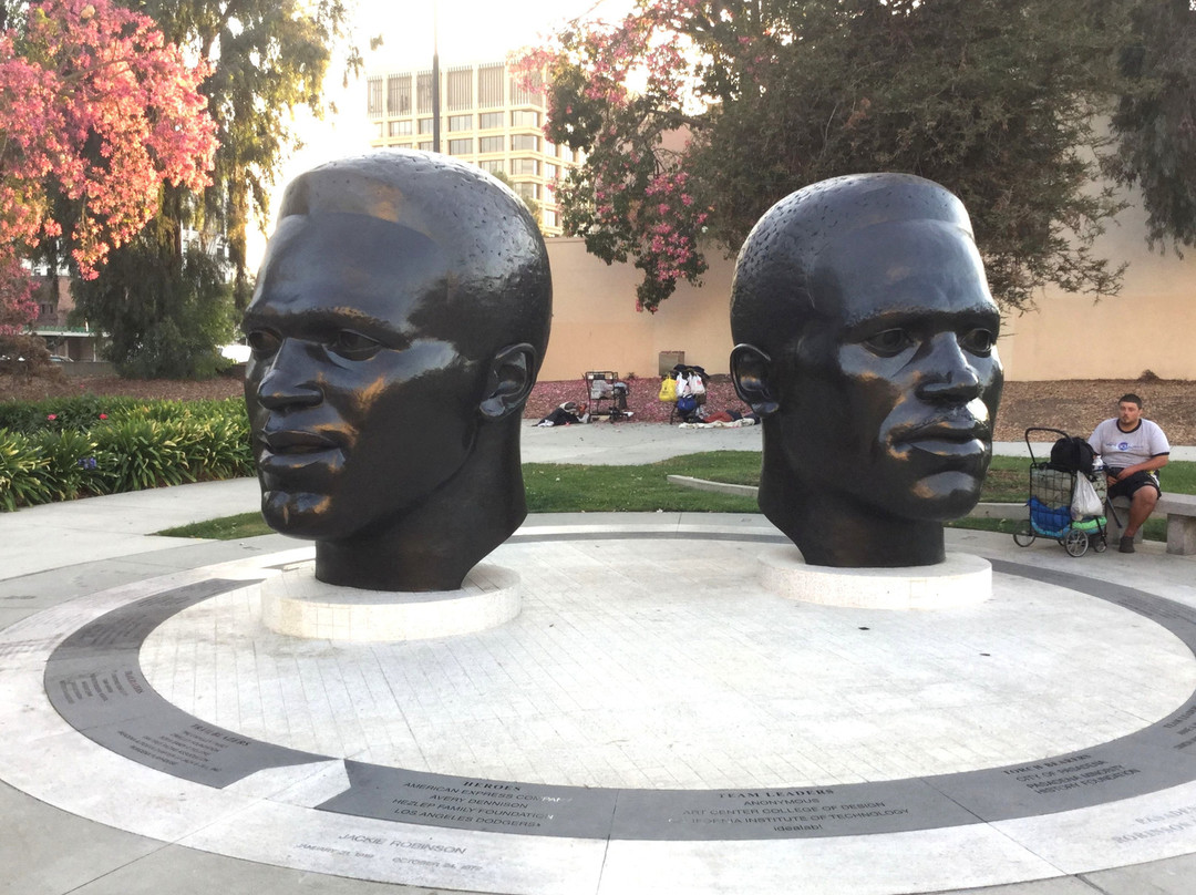 Robinson Memorial景点图片