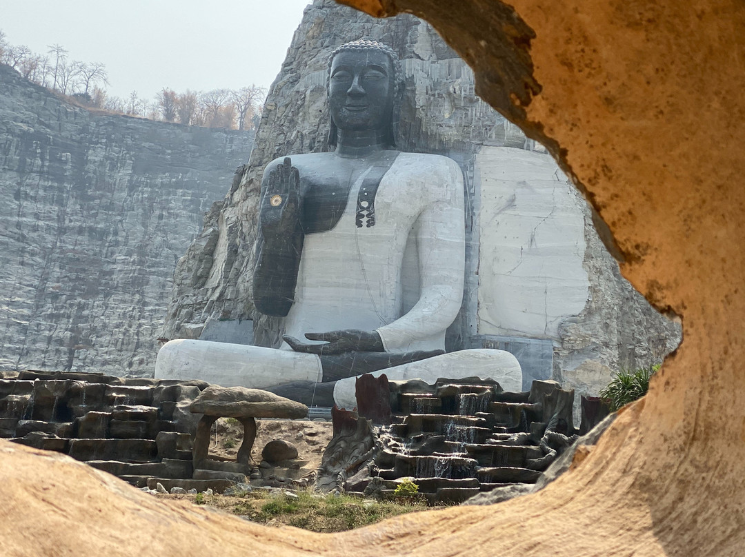 Bhutsaya Khiri Suvarnabhumi Big Buddha-乌通必去景点