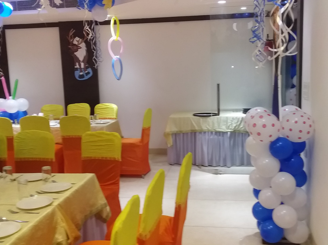 Hotel Crystal Grand主图