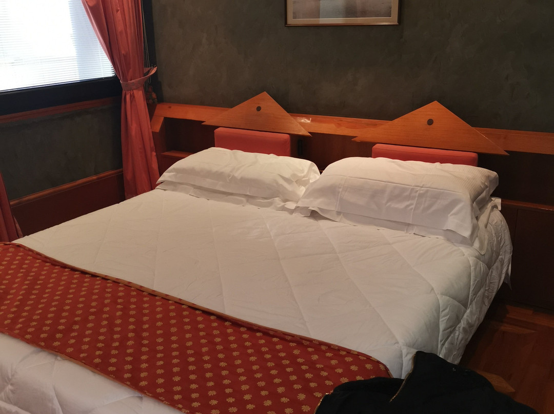 HR Hotel主图