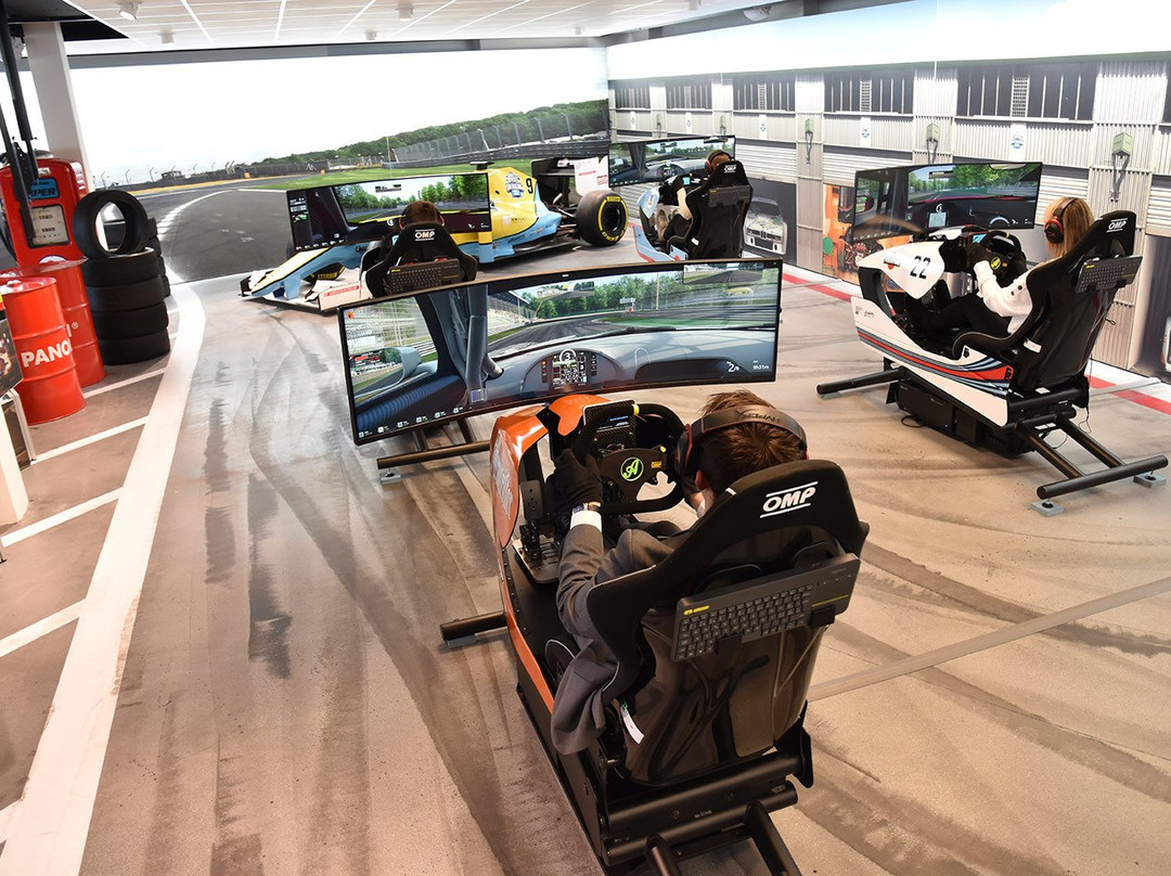 A Plus Simracing Events & Lounge-Hinwil必去景点