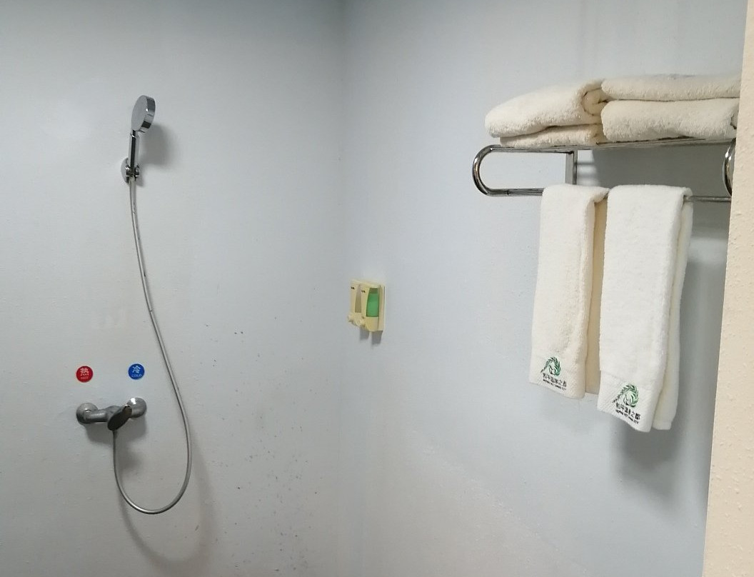 九连山原始森林度假村酒店主图