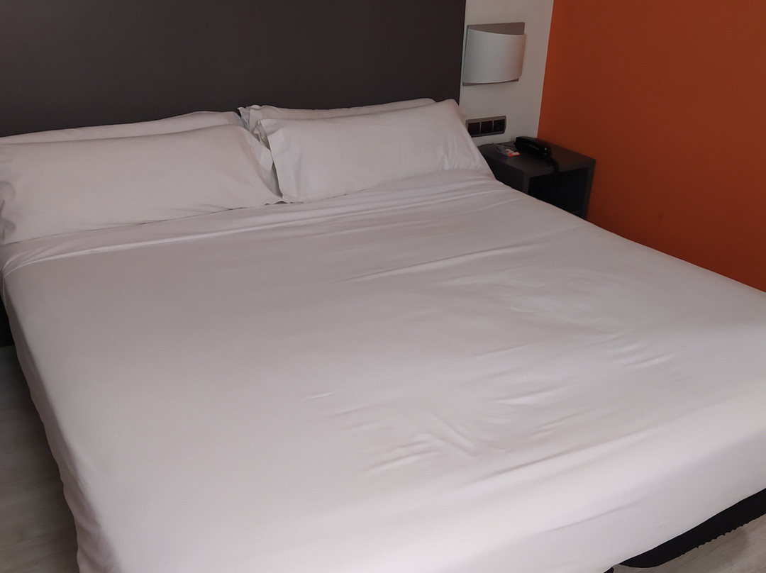 H2阿维拉酒店主图