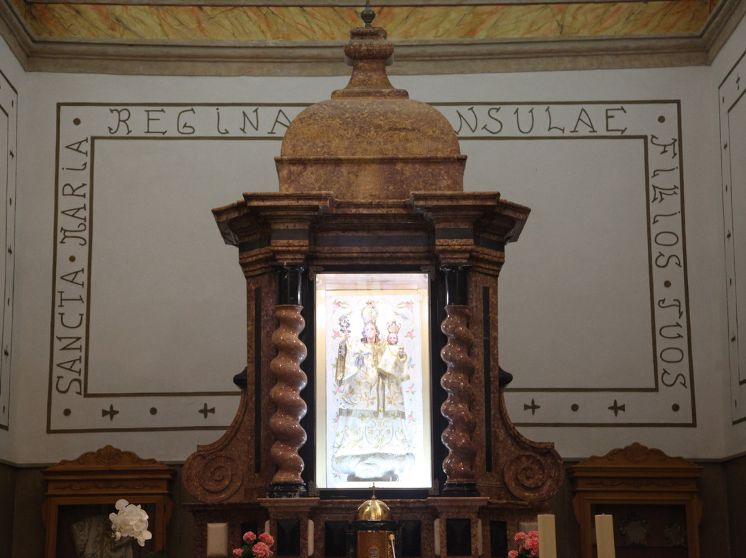 Ermita de La Virgen de la Pena景点图片