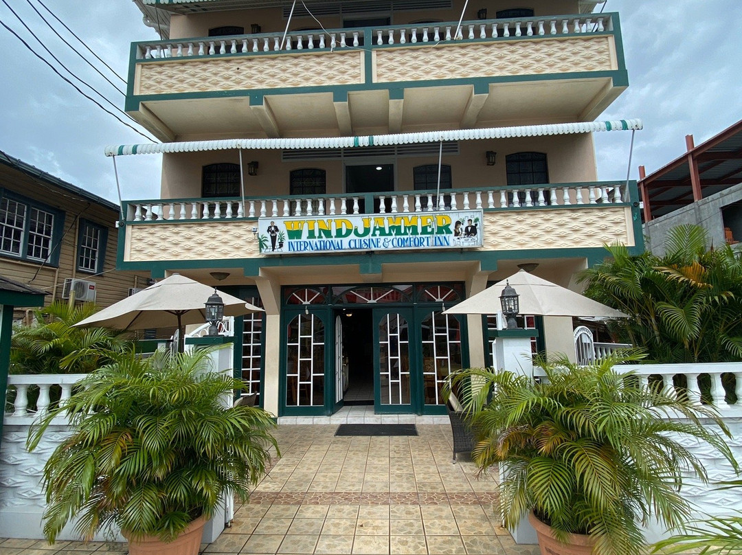 Windjammer International Cuisine & Comfort Inn主图