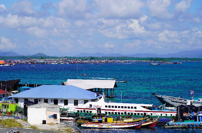 仙本那海丰大酒店主图