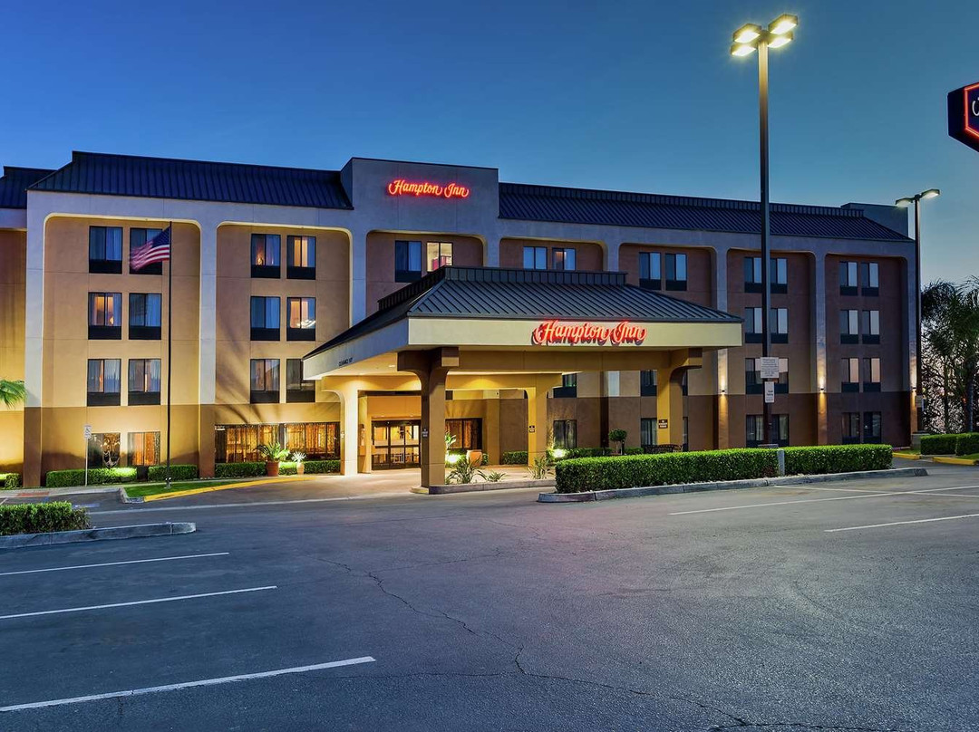 Spark By Hilton Bakersfield Central主图