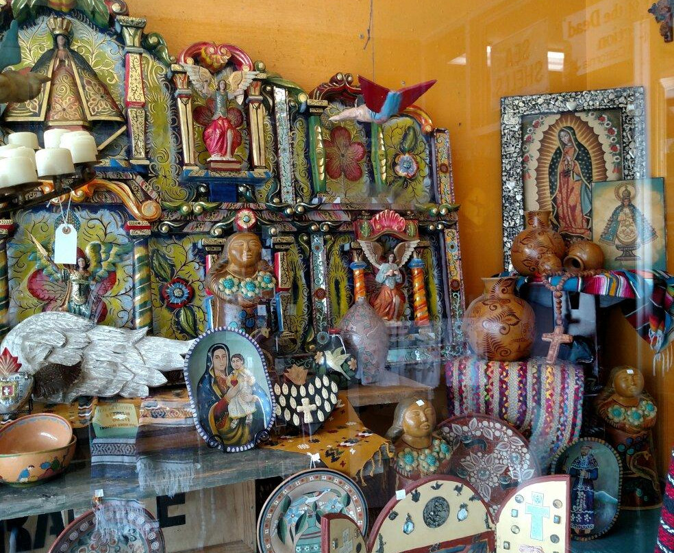 Coast Hwy Traders-恩西尼塔斯必去景点