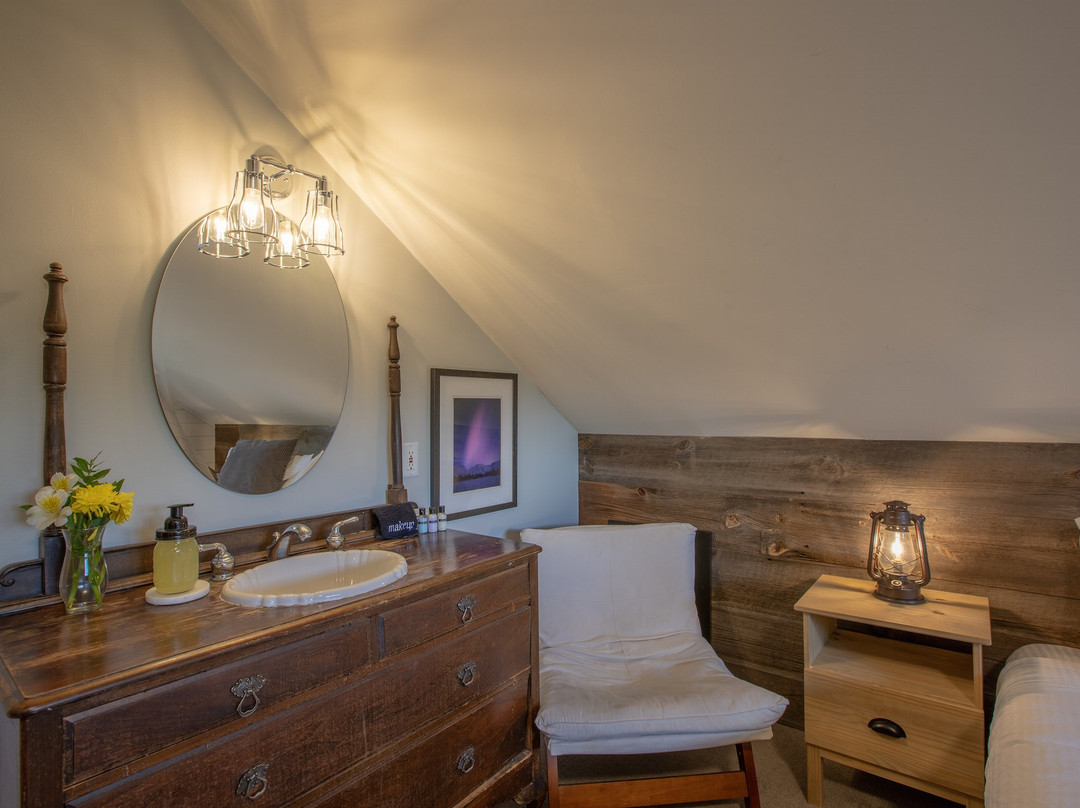 Purple Mountain Bed & Breakfast and Spa主图