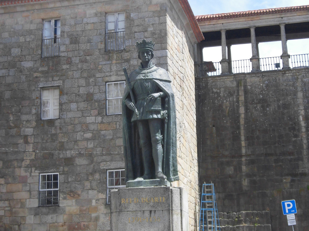 Estatua do Rei Dom Duarte-维塞乌必去景点