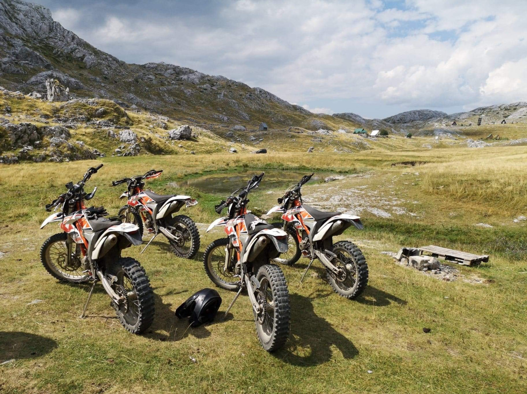 Monteguide Motorbike Tours景点图片