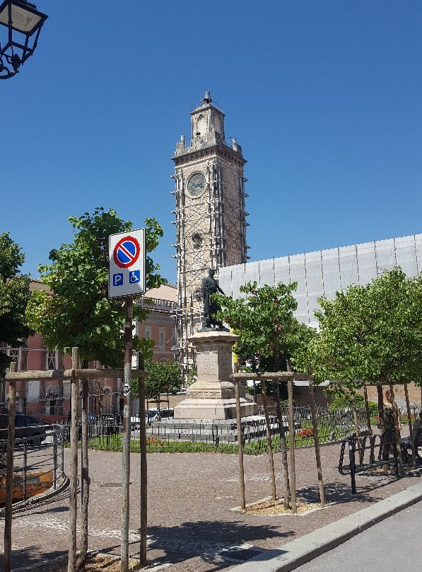 Statua di Sallustio-拉奎拉必去景点