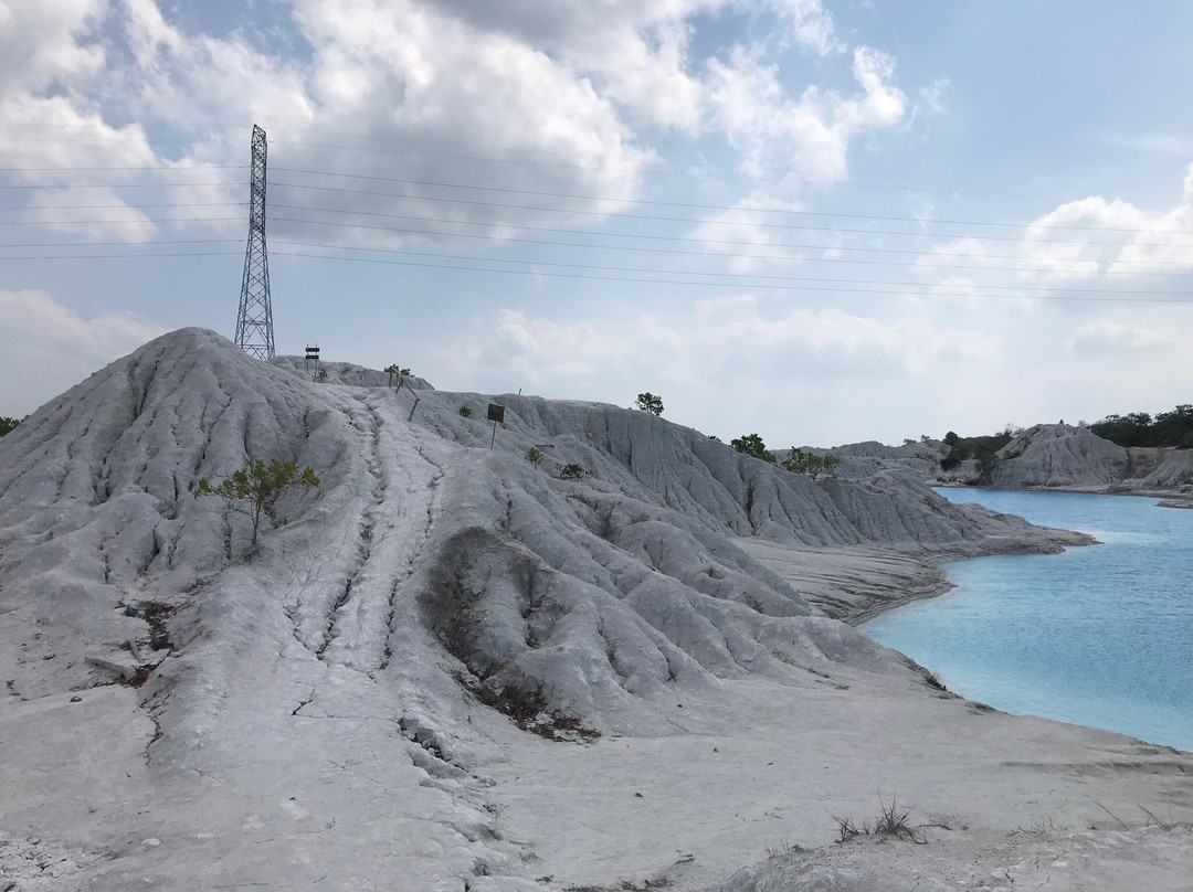 Kaolin Lake景点图片