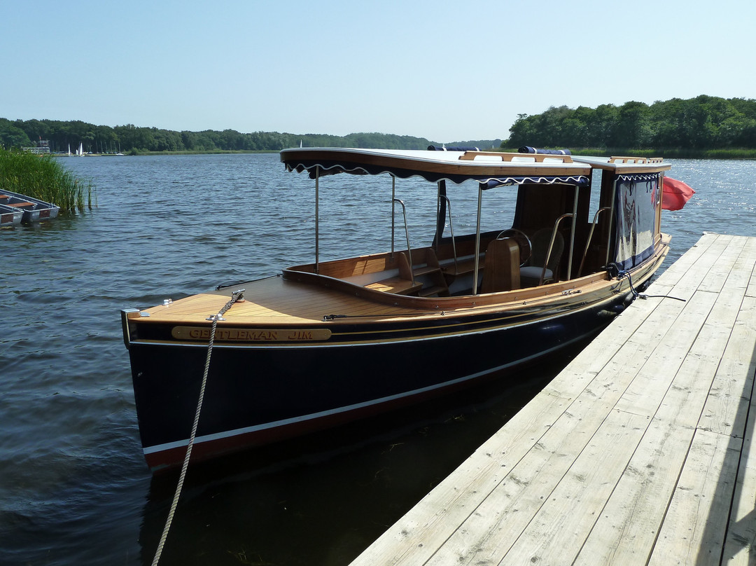 The Waterside-Boat Tours on Gentleman Jim景点图片