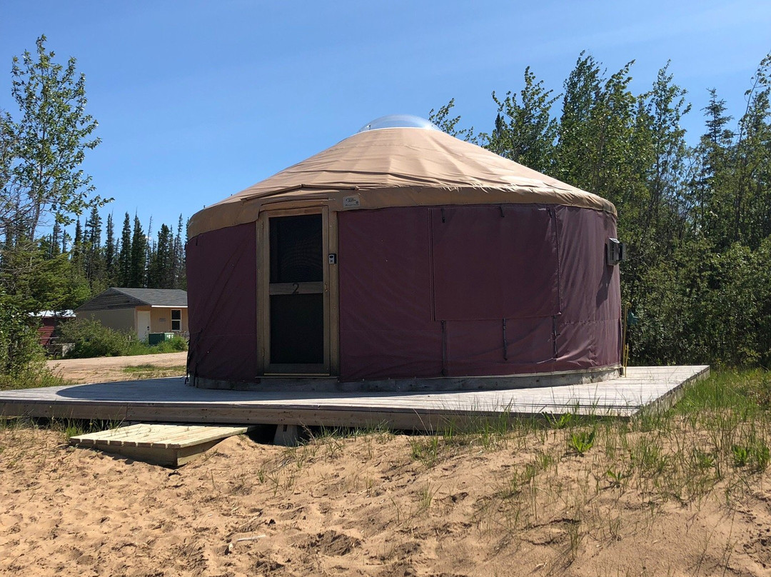 2 Seasons Adventures-Hay River必去景点