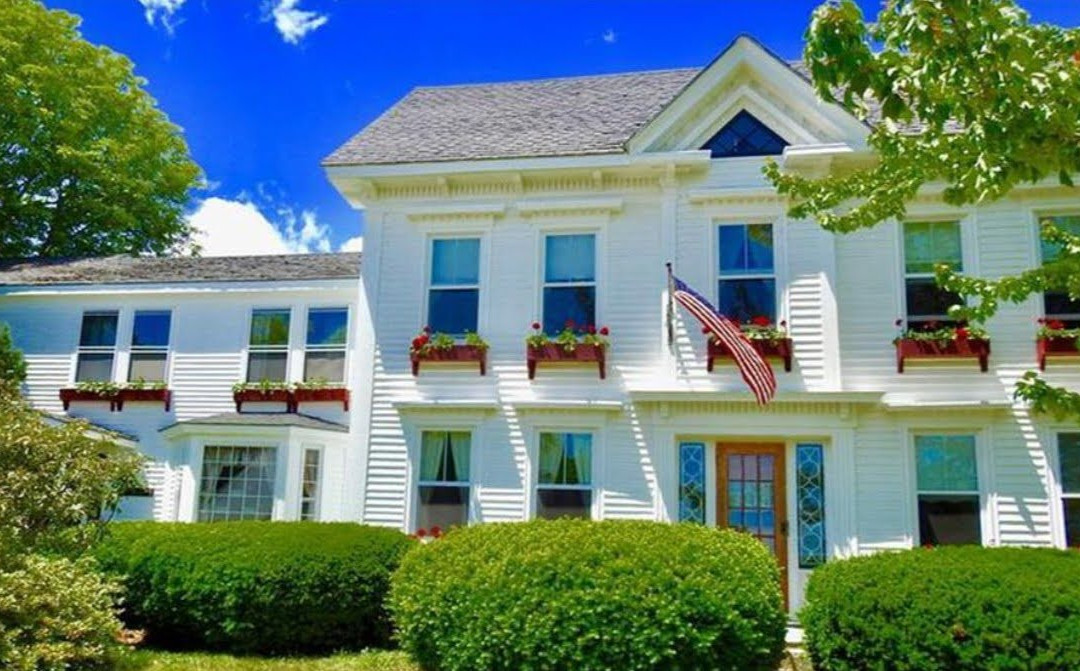 Bird's Nest Bed & Breakfast
