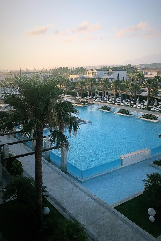 Avra Imperial Hotel主图