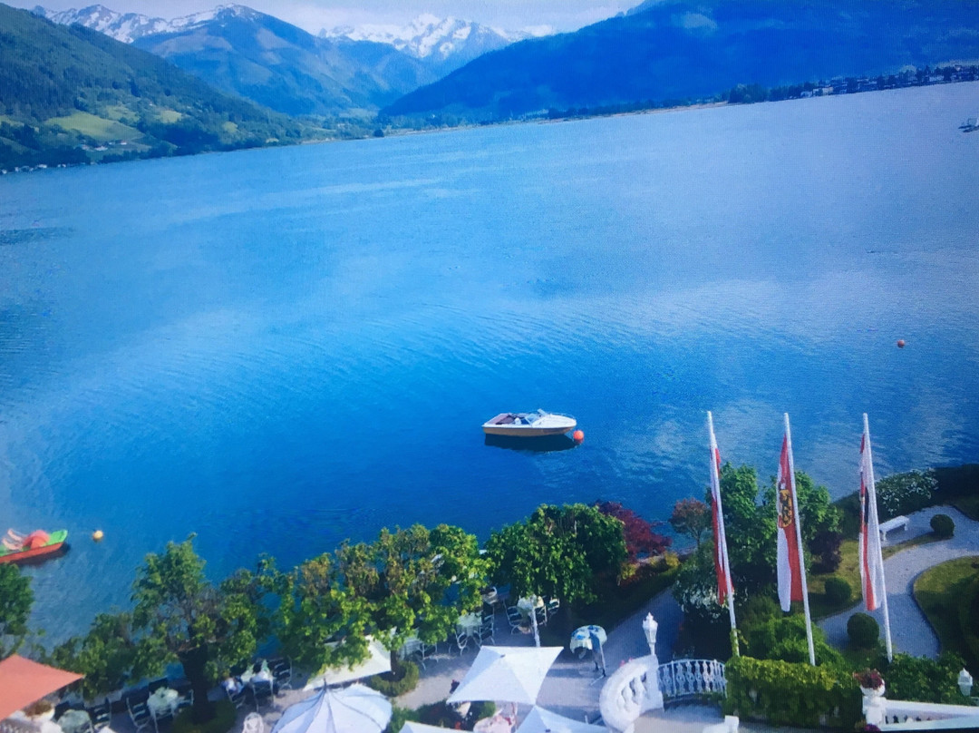 策尔湖畔大酒店主图