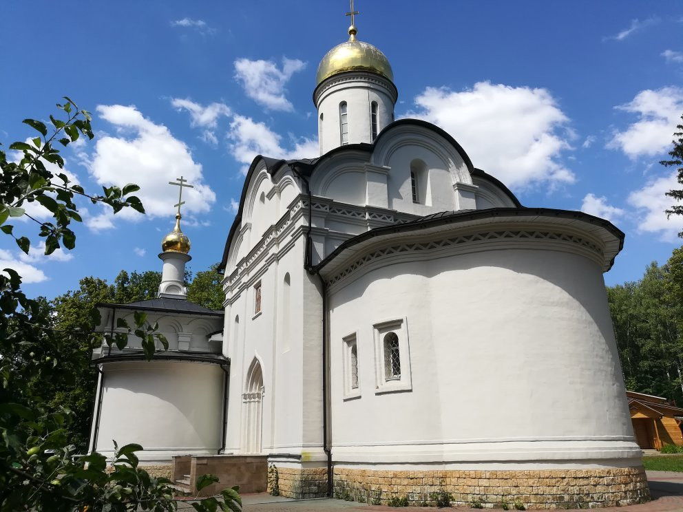 Svyatykh Velikomuchenikov i Ispovednikov Tserkvi Church