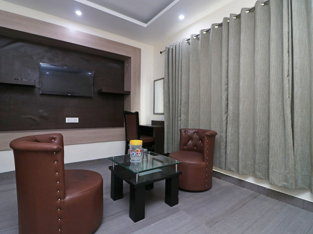 OYO 18631 Hotel King's主图