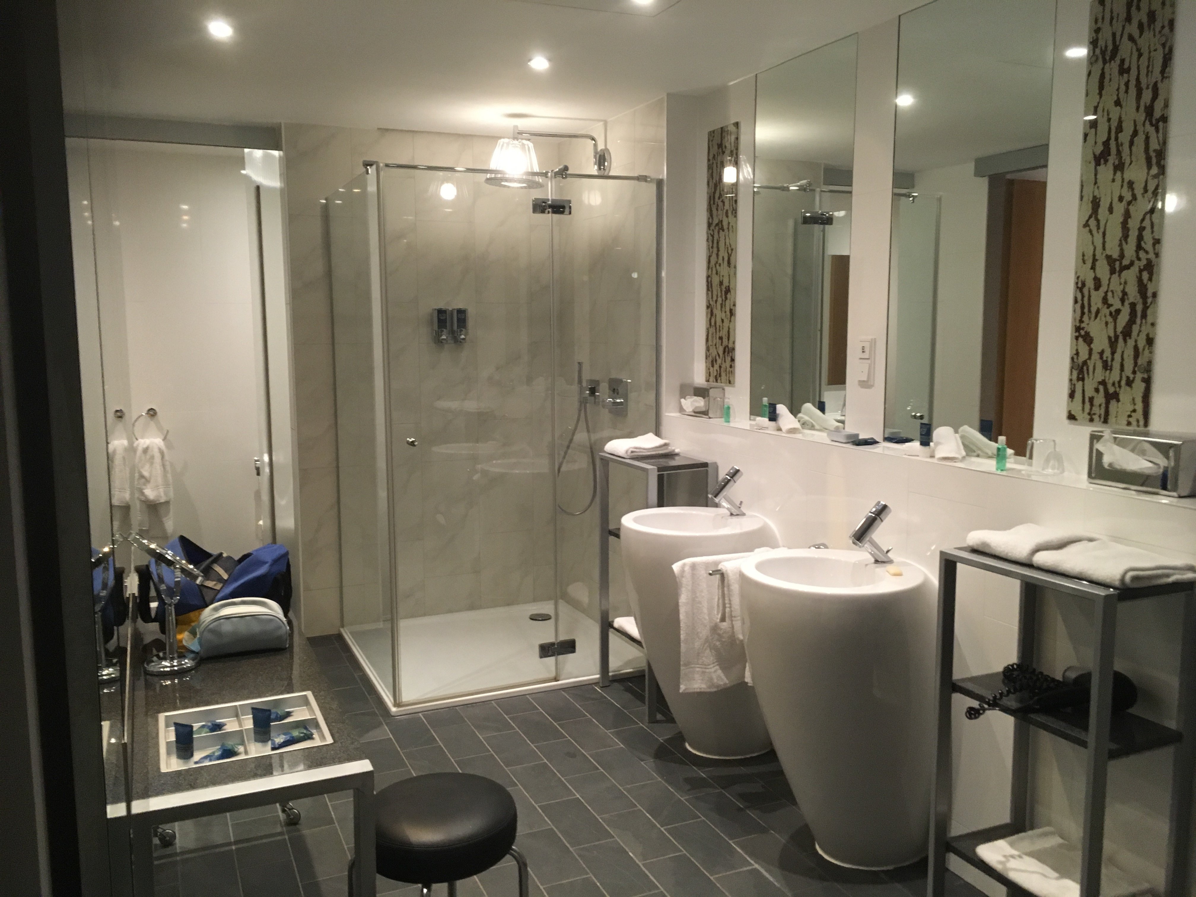 Four Points by Sheraton Panoramahaus Dornbirn-浴室