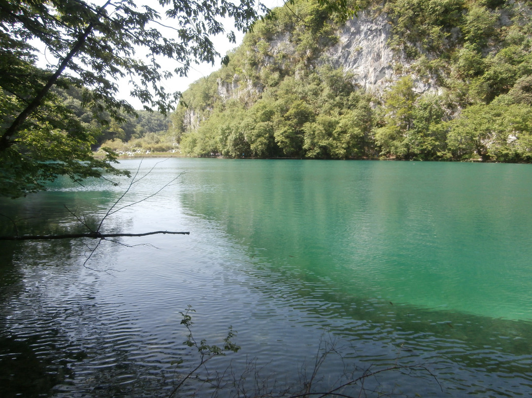 Kaluderovac Lake景点图片