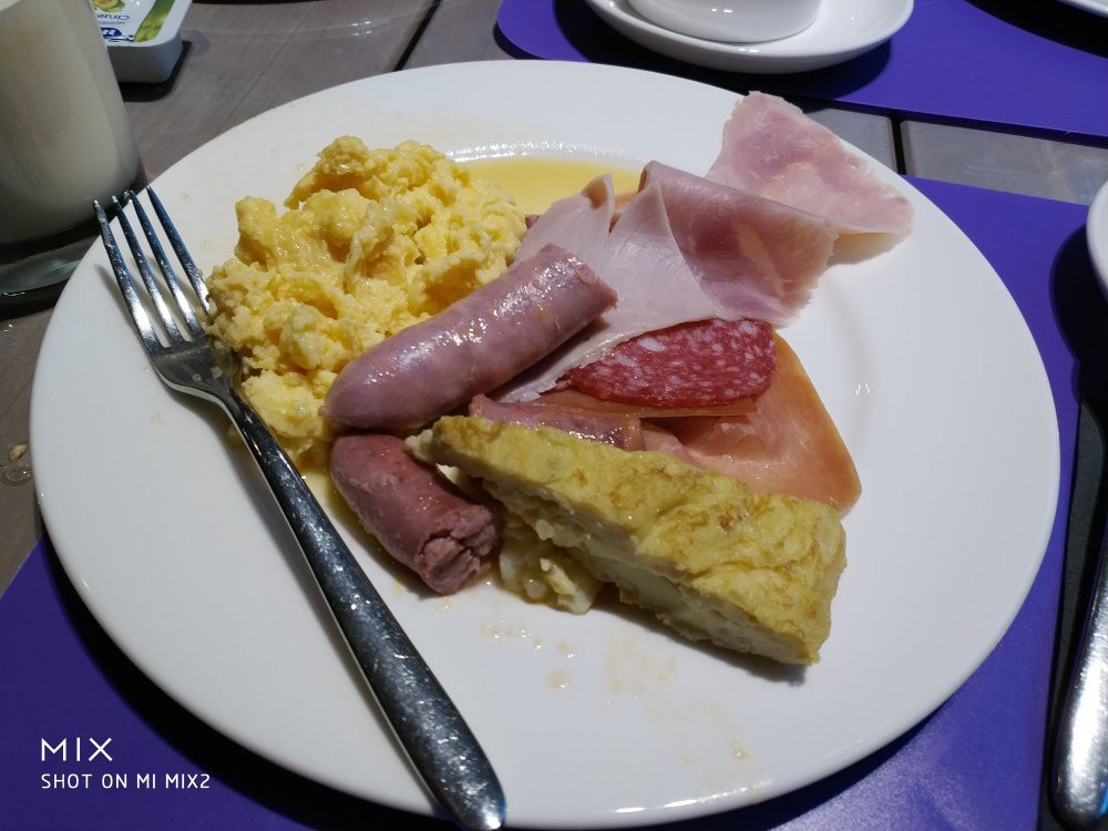 阿尔卡拉广场拉斐尔酒店主图