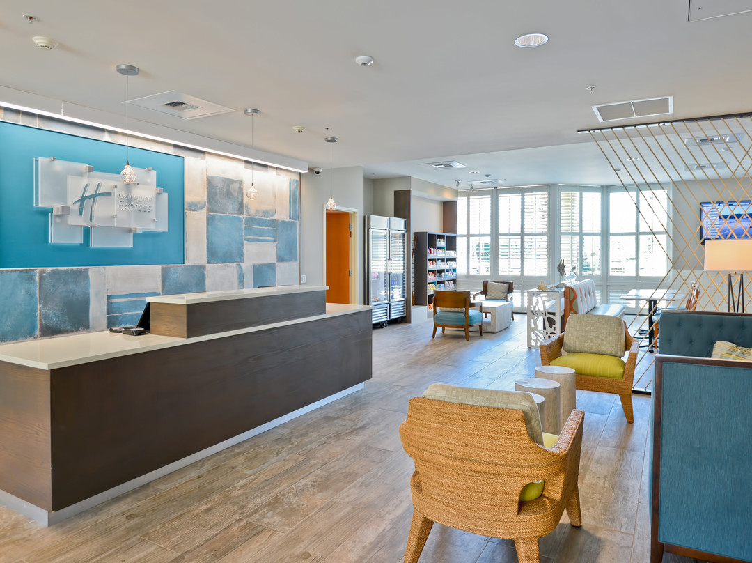 纽波特海滩智选假日酒店主图