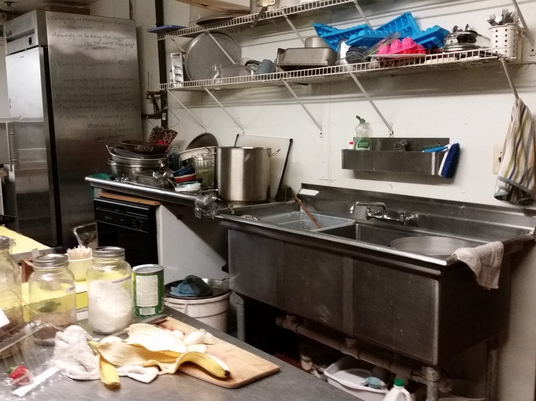 Lotus Mountain Retreat主图