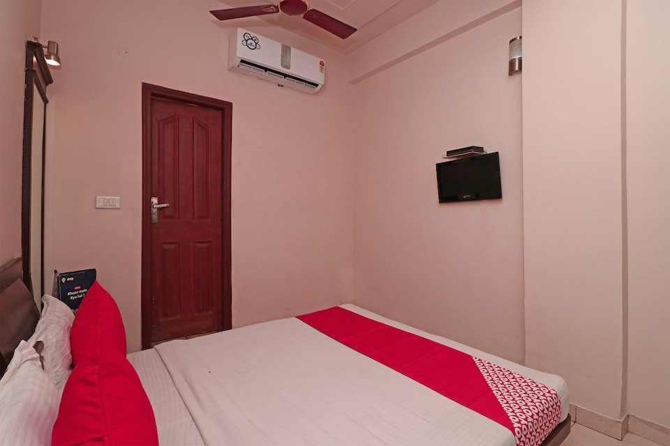 Hotel Daisy Inn主图