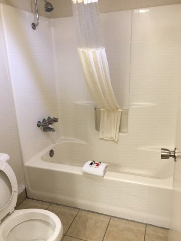 Travelodge by Wyndham Holbrook-浴室