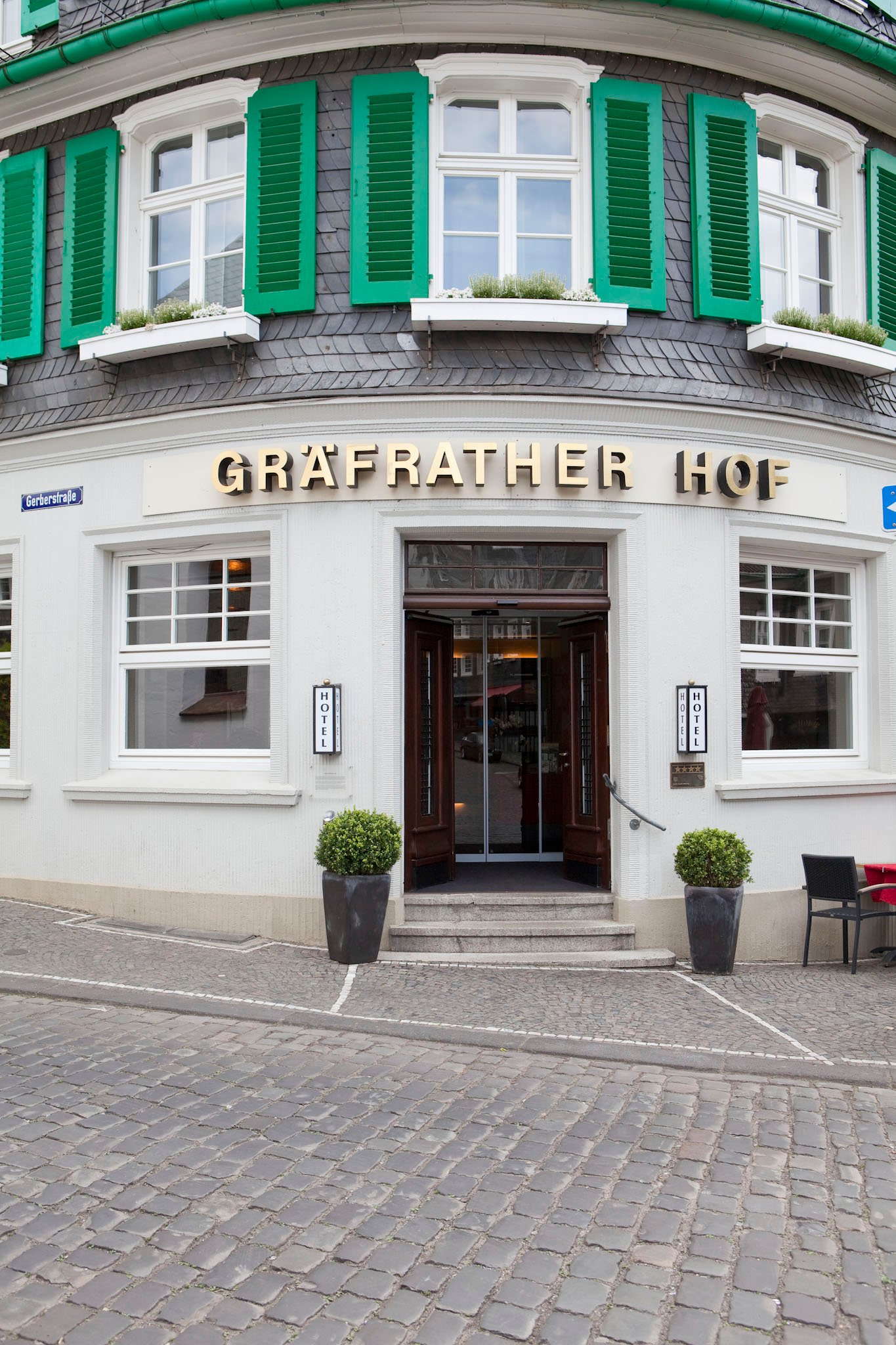 Hotel Gräfrather Hof-portrait