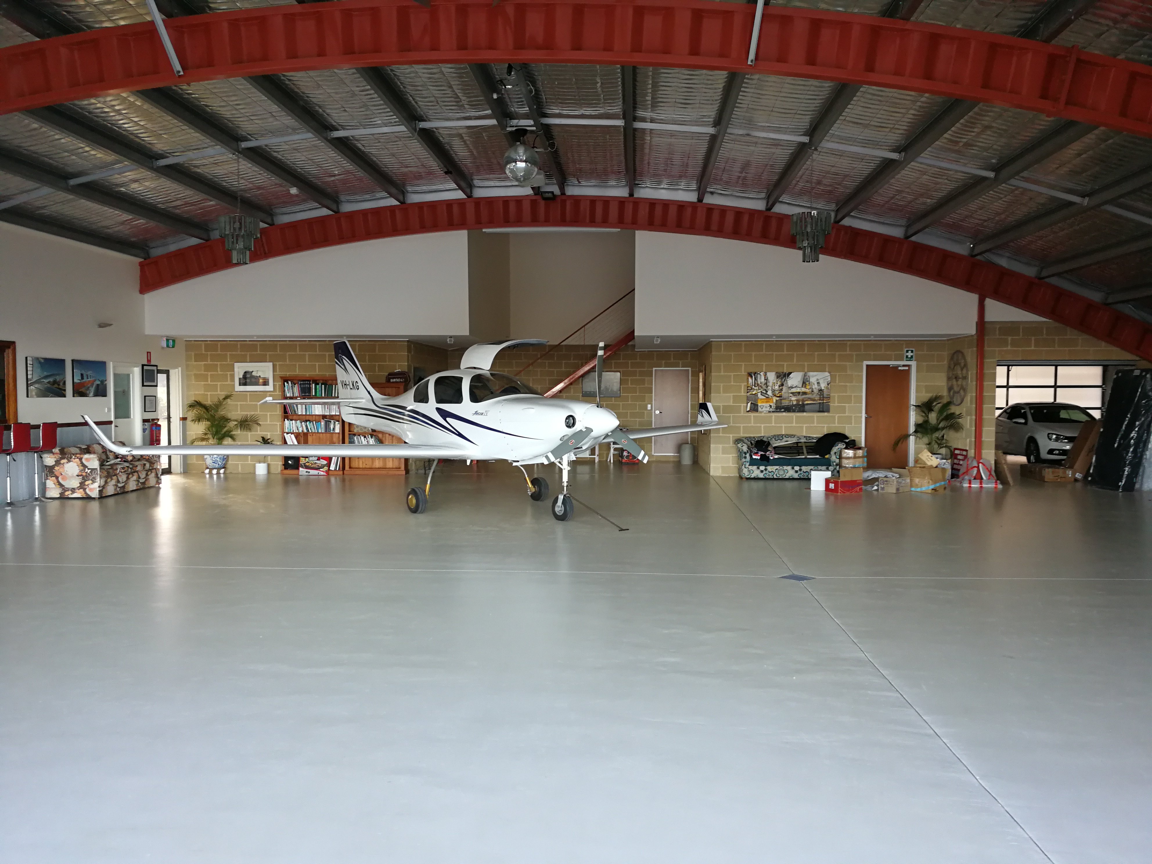 Hangar House-官方