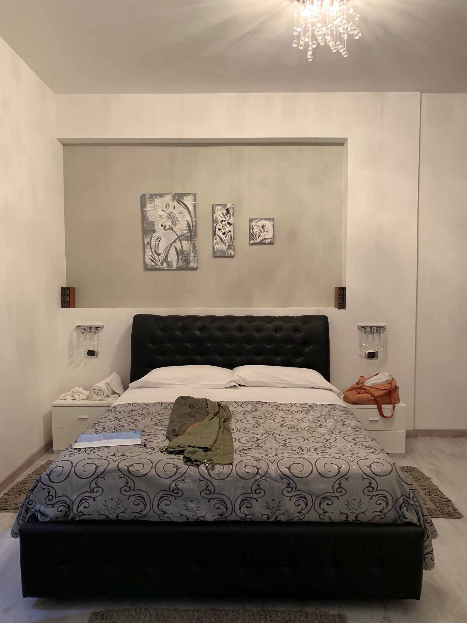 B&B Crystal-官方