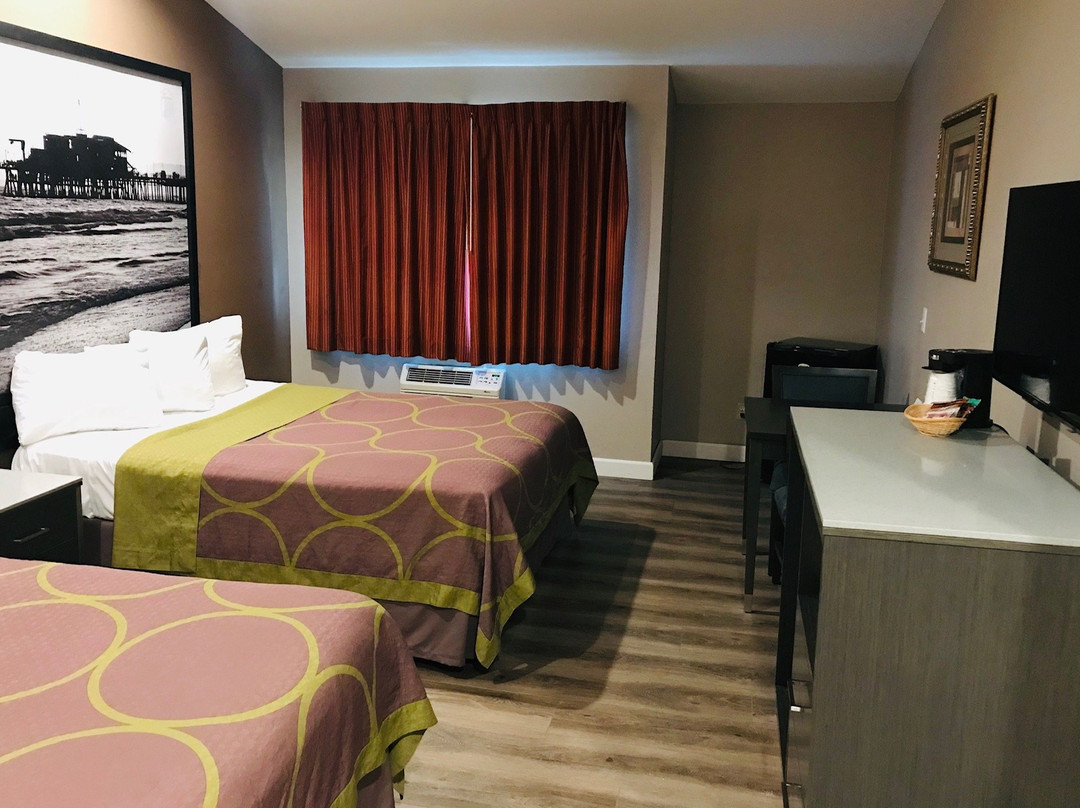 埃斯孔迪多速8酒店主图