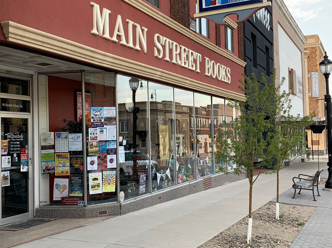 Main Street Books景点图片