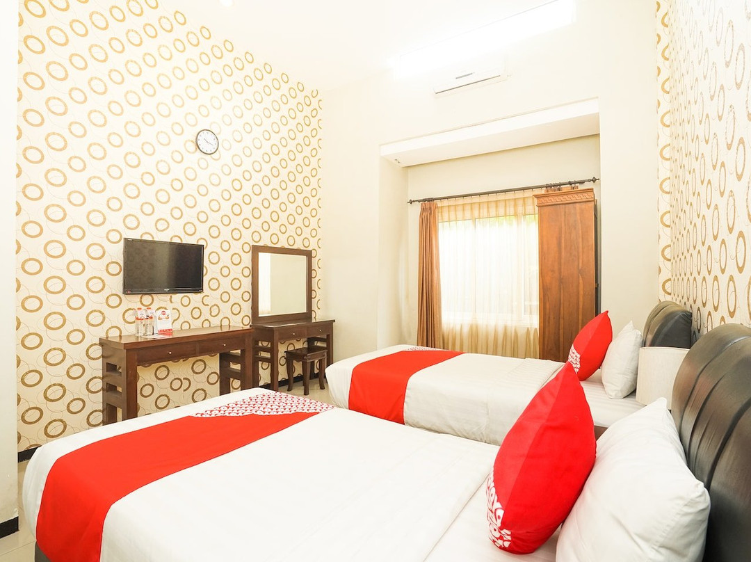 OYO 282 Putri Utari Guest House主图