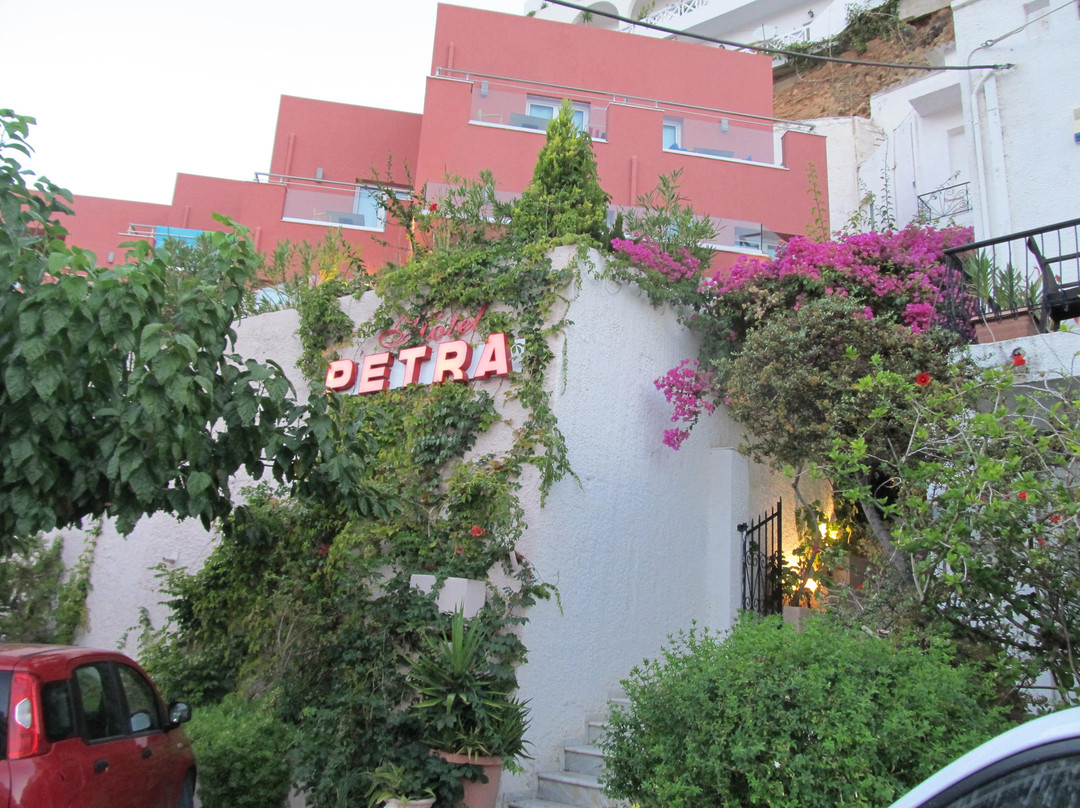 佩特拉酒店主图