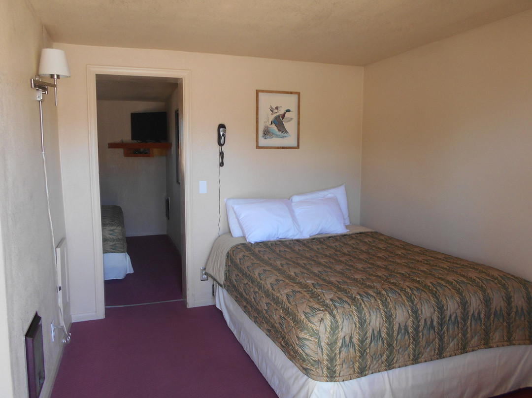 Super Saver Inn主图